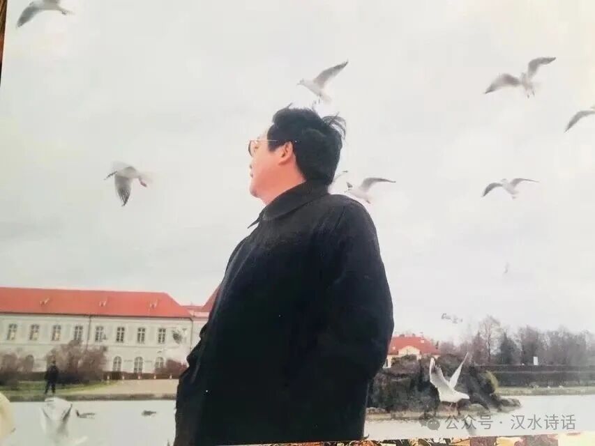 一纸墨香映车城，卅载风华鉴初心——读李君琦先生《〈十堰晚报〉诞生追忆》有感